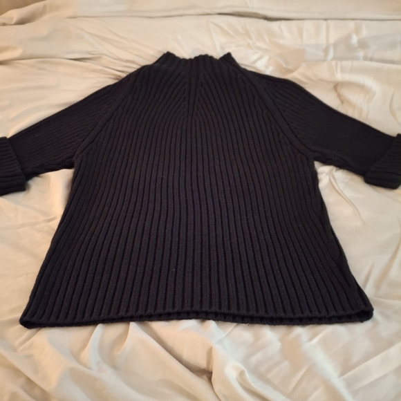 Knitting Needles Women's Black Ribbed Short Sleeve Knit Sweater - Picture 6 of 7